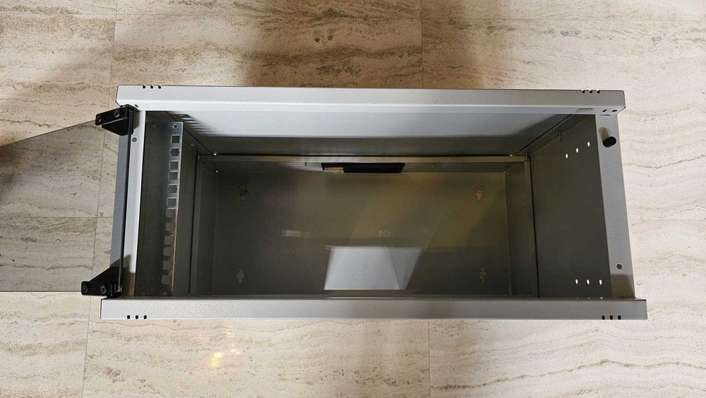 Rack metalic 4U de perete pentru supraveghere video