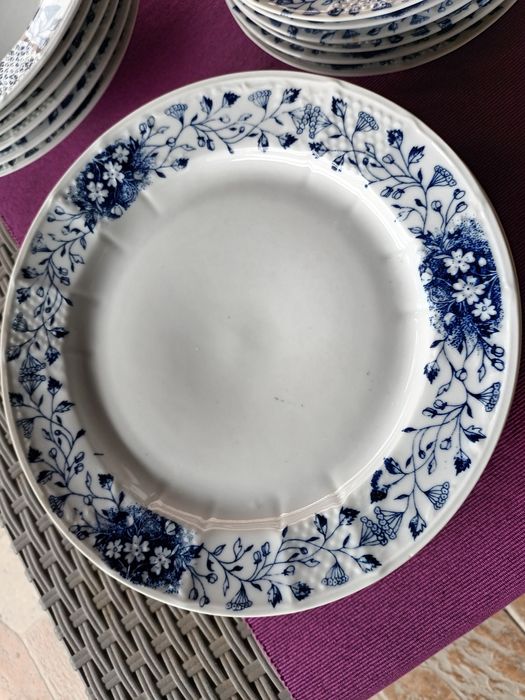 Ieftin set de  farfurii noi