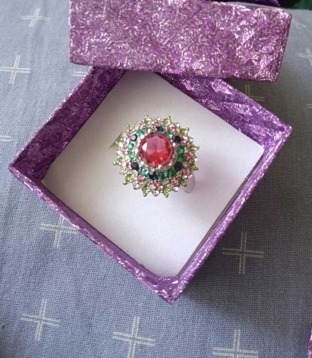 Нови,сребърни бижута. Колие, ланец,гривна,пръстен.. В подаръчна кутия