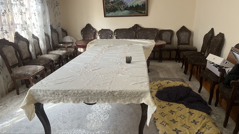 Стол из дерево срочно