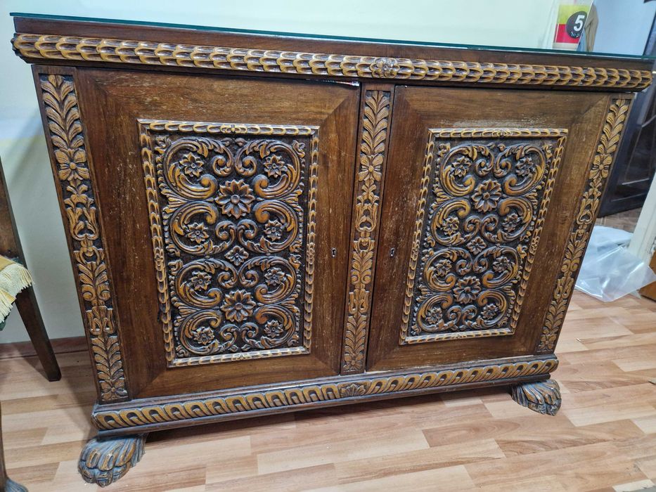 Vanzare mobila de living stil Florentin lemn de nuc