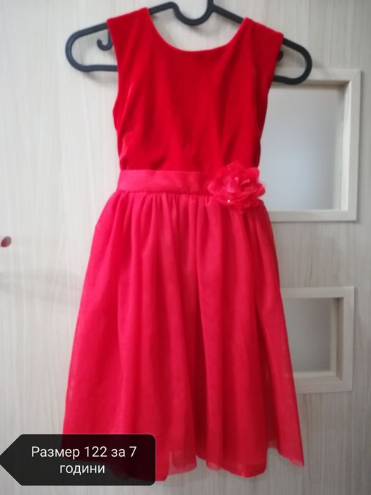 Две Новогодишни роклички за 7 години