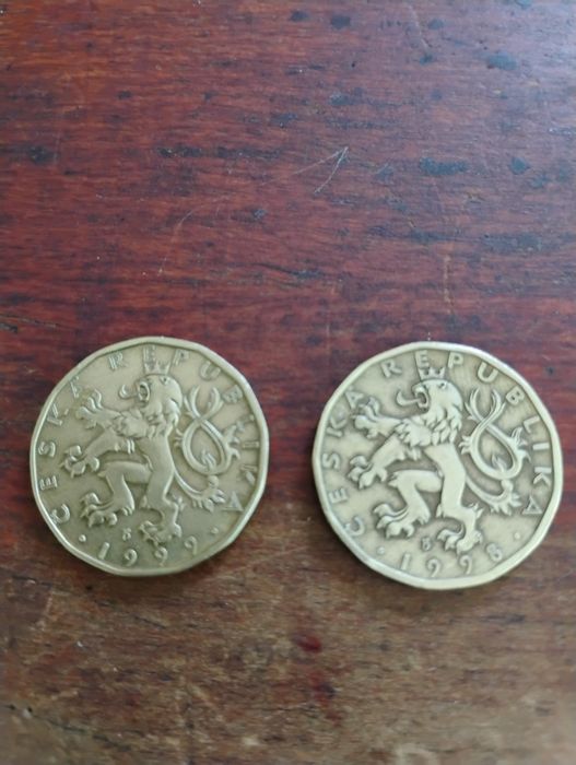 Чешки монети 20 крони и банкнота 500 крони