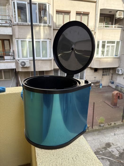 Кош за боклук за под шкаф