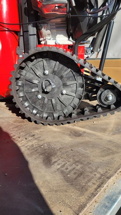 Снегоуборщик гусеничный