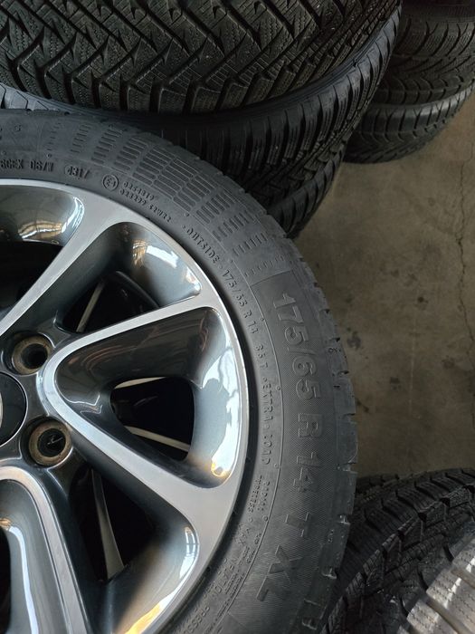 4 Броя 175/65/14 Continental 2x6,2mm 2x5,7mm