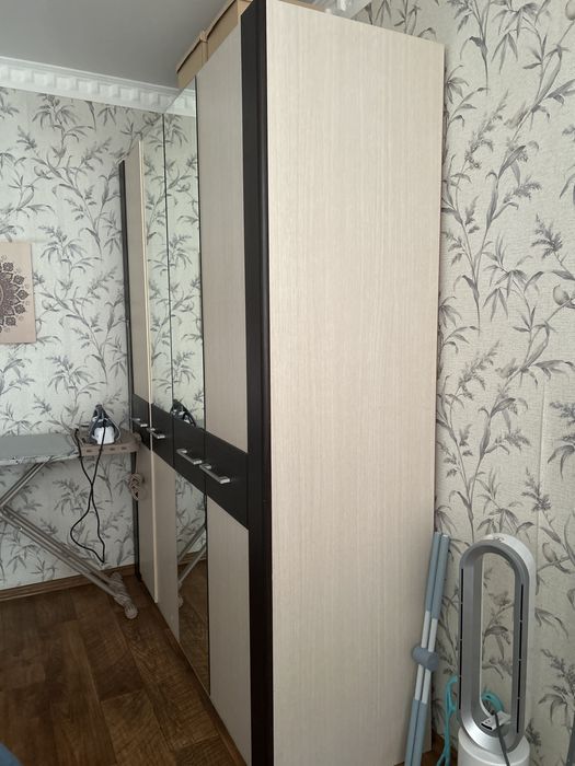 Шифоньер в хорошем состоянии