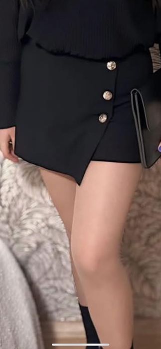 Черни пола панталонки