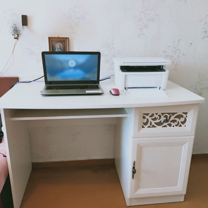 Рабочий школьный стол