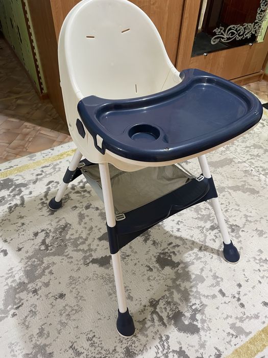 Продаю коляску и стульчик для кормления.