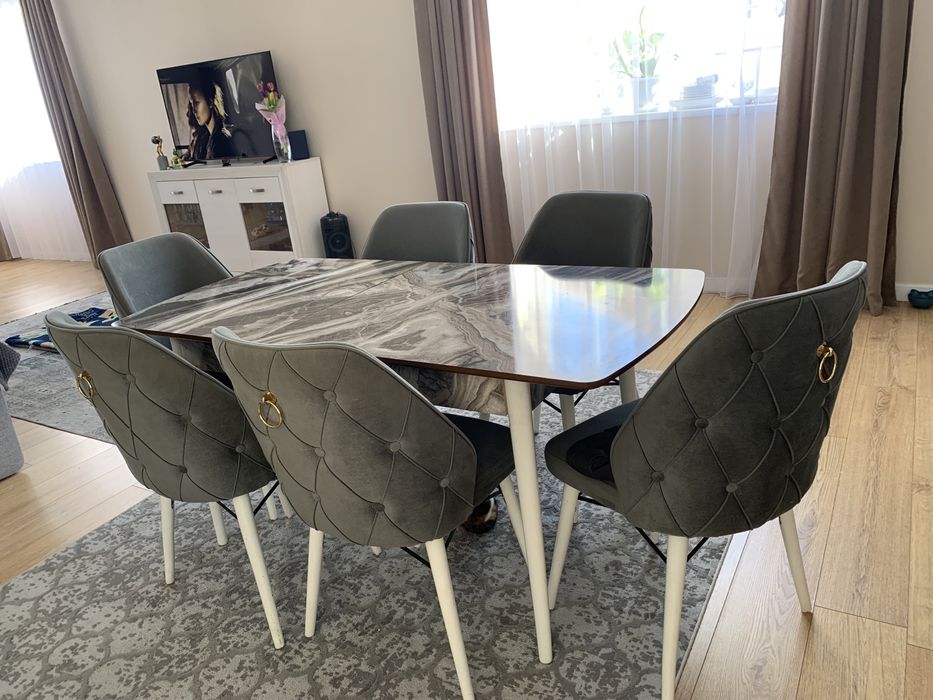 Стол комплект  раскладной и 6 стульев