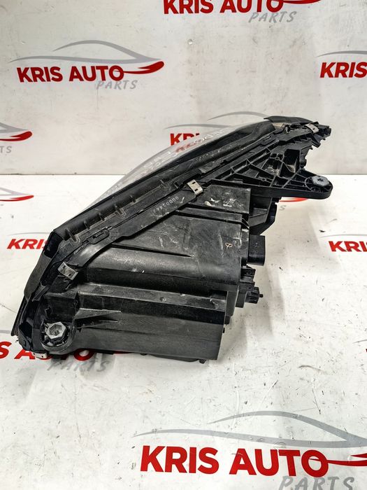 Десен фар Mercedes C Class 205 / Мерцедес Ц Класа 205