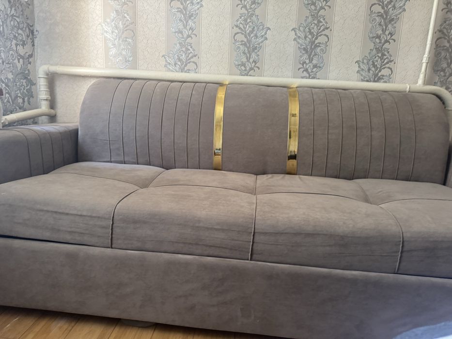 Срочно продам диван