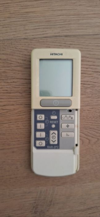 2 броя климатици Hitachi с едно външно тяло- идеални