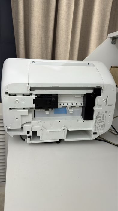 Принтер цветной hp