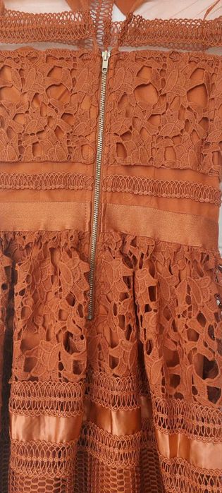 Продавам официална рокля