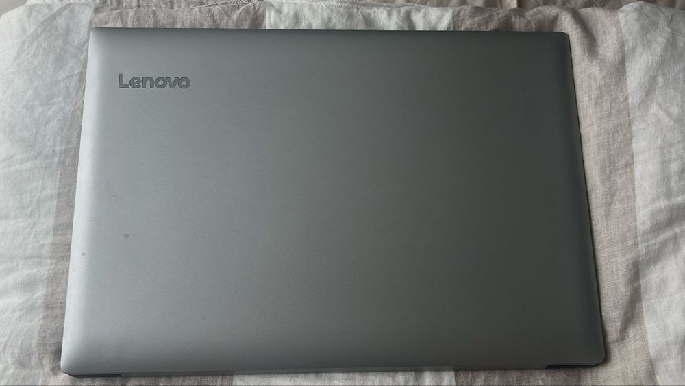 Vând Laptop Lenovo