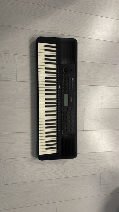 YAMAHA PSR-E273 синтезатор
