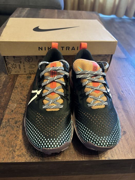 Nike Обувки W react PEGASUS TRAIL 4 и Adidas lightblaze j
