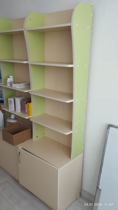 Продам витринные стелажи