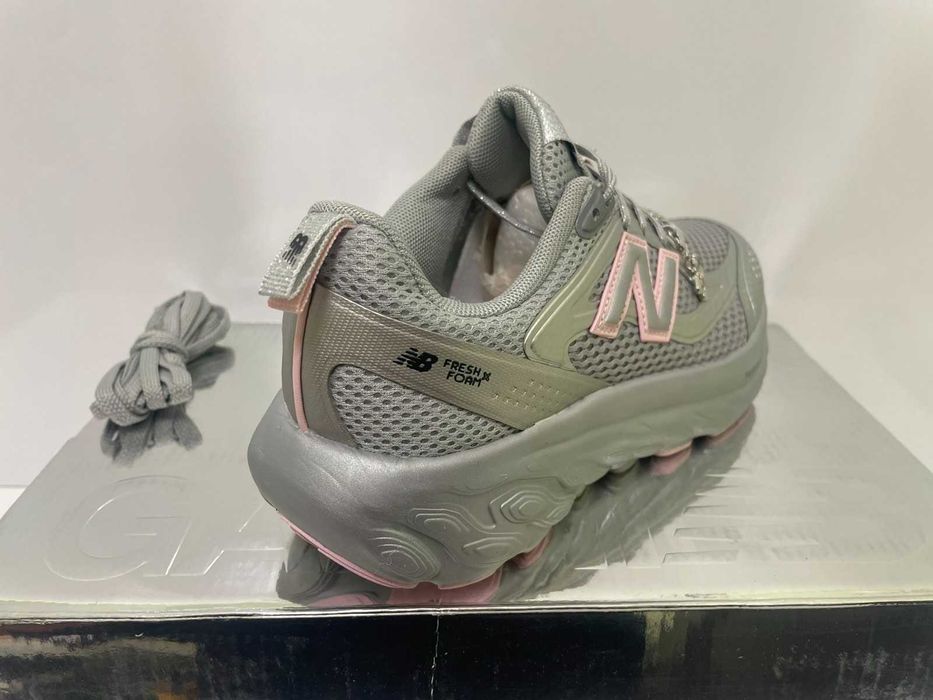 Нови дамски маратонки New Balance Fresh Foam GANNI Silver Metallic номер 38