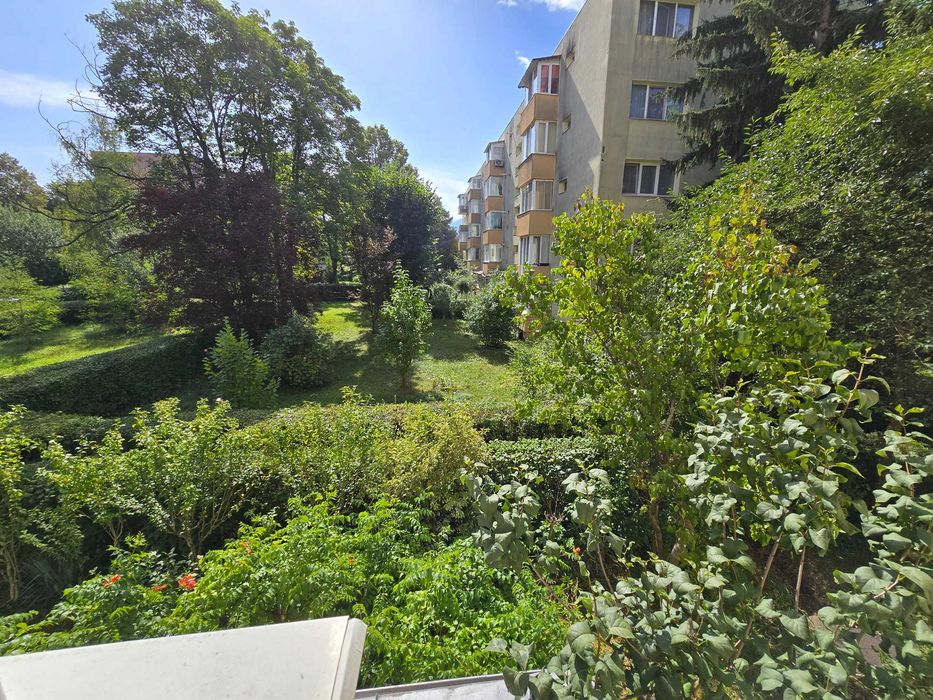 Vând apartament 2 camere, 51 mp, etaj 1/4, Astra – parcare | Proprietar