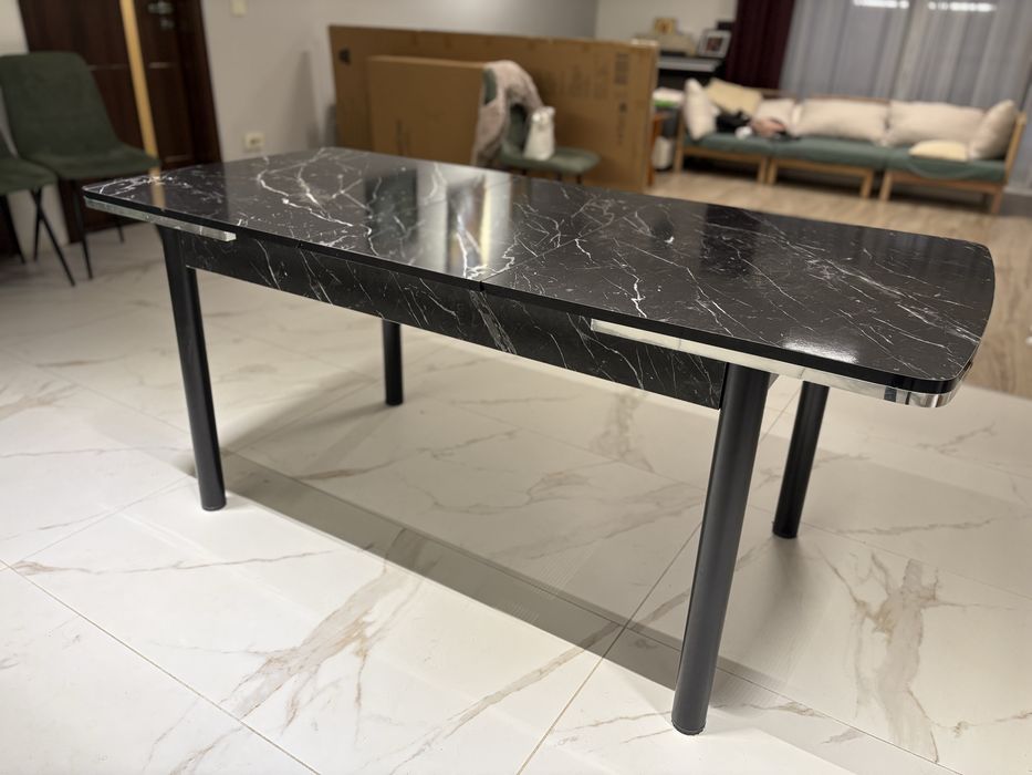 Продавам Трапезна маса разтегателна