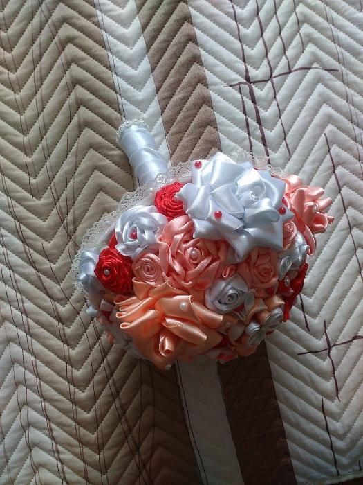 Булчински букет от САТЕН