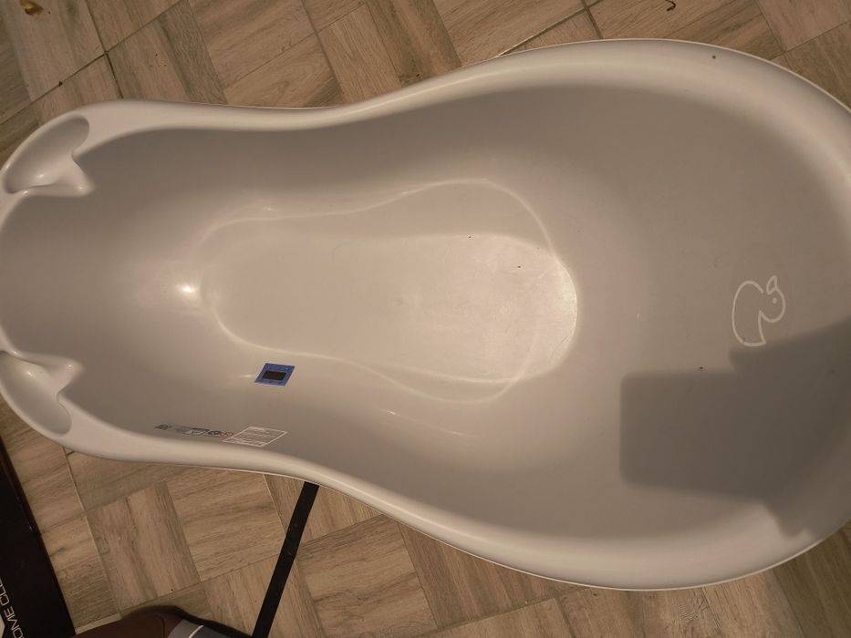 Cădiță bebelus cu suport