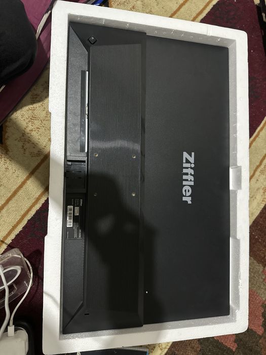 Monitor sotiladi deyarli ishlatilmagan