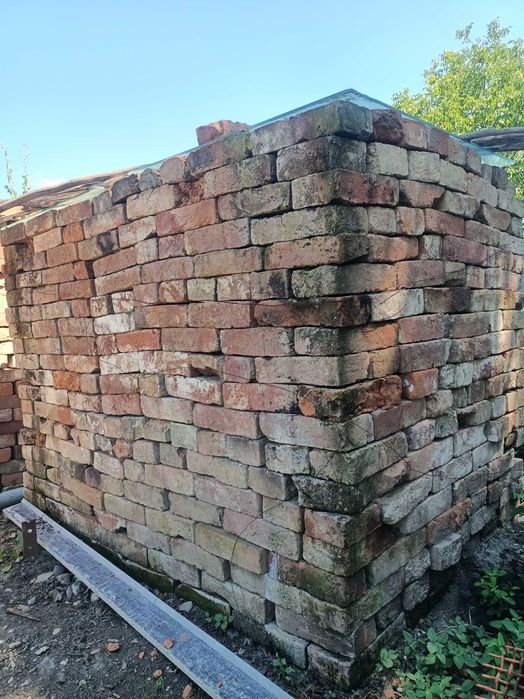 Vand caramida din demolare.Aproximativ 10 mc, circa 4500 caramizi.