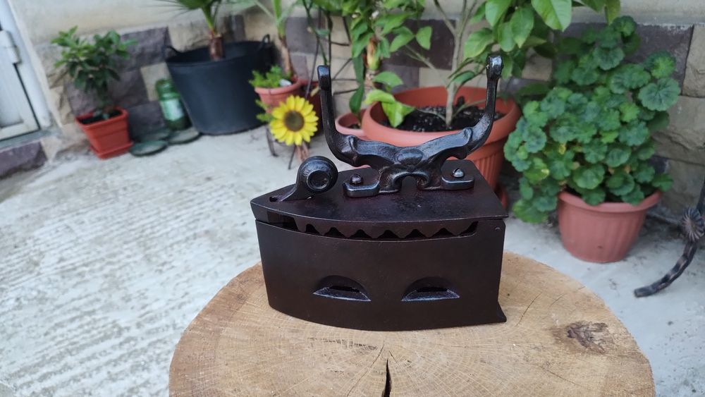 Fier de calcat vechi