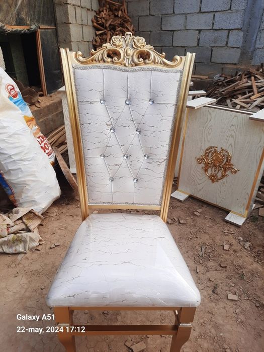 Sifatlik yog'ochlik ustullarimiz bor