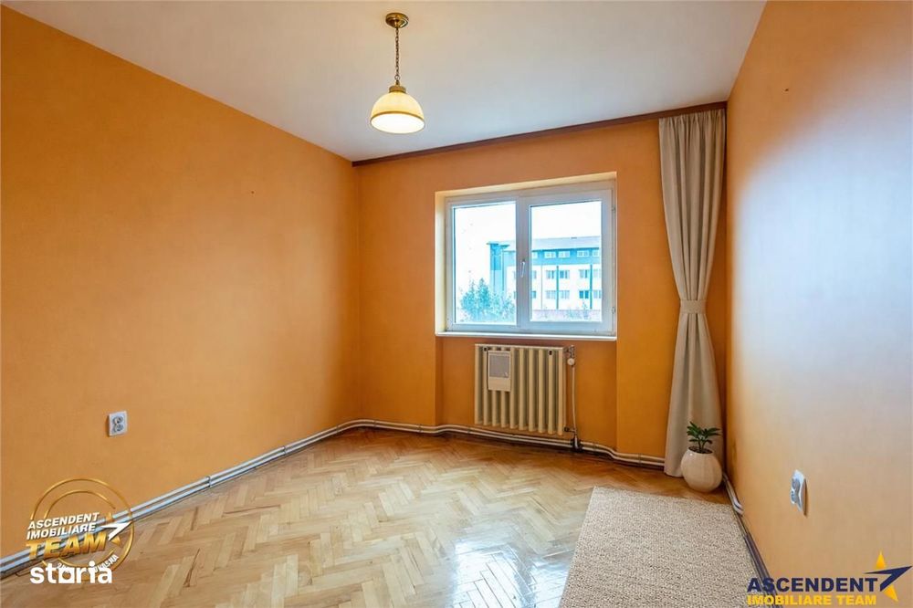 FILM:Apartament cu 4 camere,2 bai,2 balcoane,2 garaje,Targu Secuiesc,C