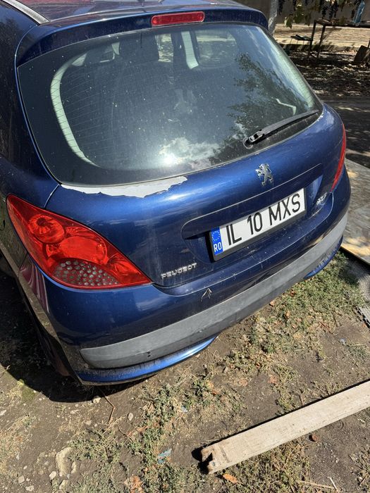 Peugeot 207 avariat