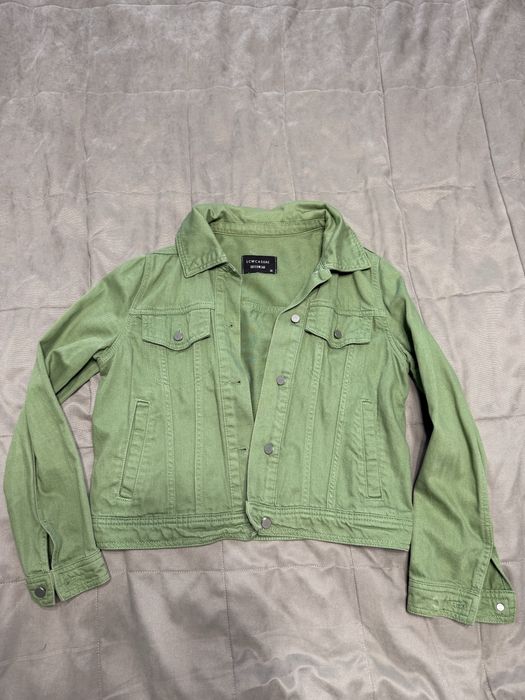 Продам верхнюю одежду