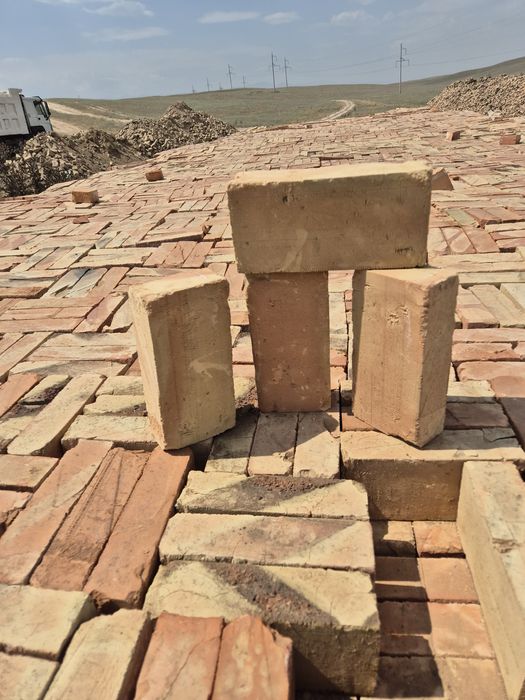 Красный кирпич М150