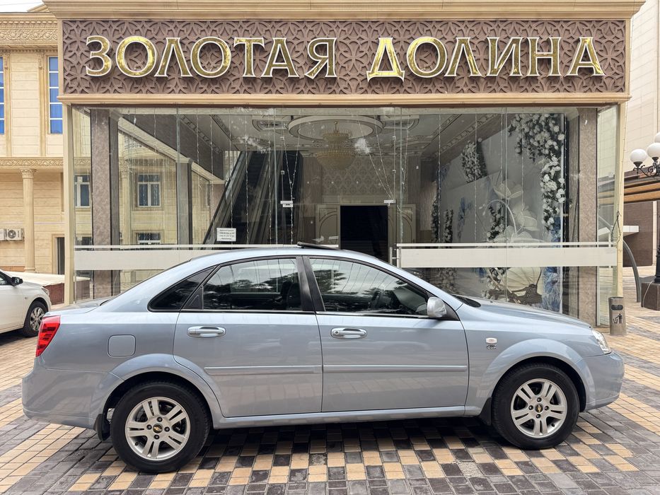 Lasetti 2013-yil Avtamat. 1,6 sotiladi