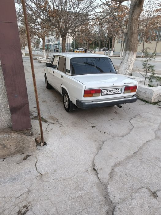 VAZ2107 sotiladi