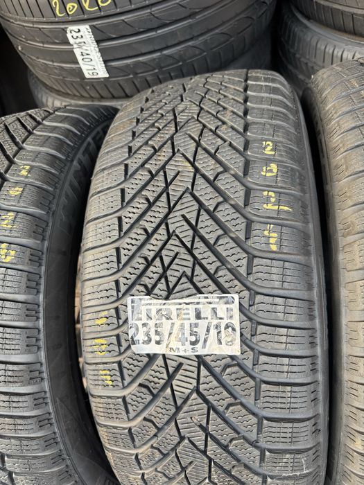 235/45/19  pirelli 2023/2024 mixte