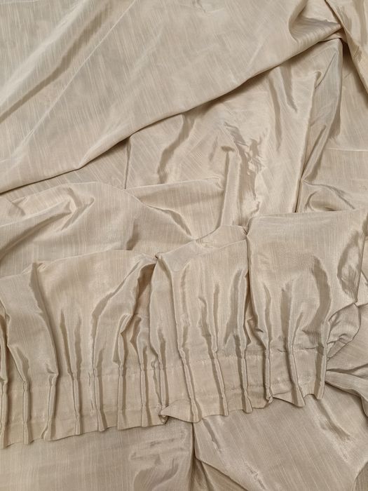 Стоманен корниз + тънко перде 1 бр. и плътни 2 бр.