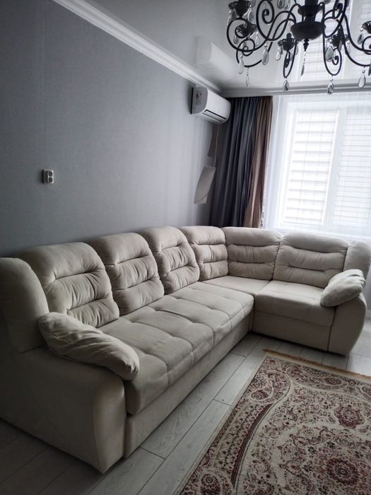 Угловой диван.