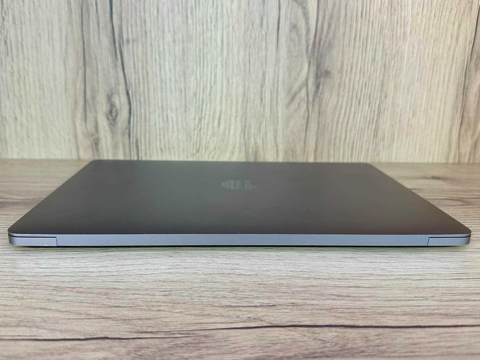 Лаптоп Apple MacBook Pro 13.3-inch  2018 A1989