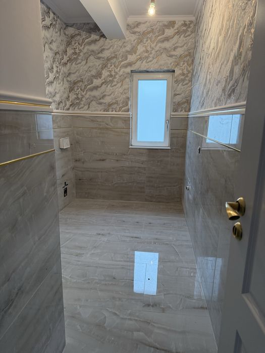 De vanzare Duplex cu garaj !