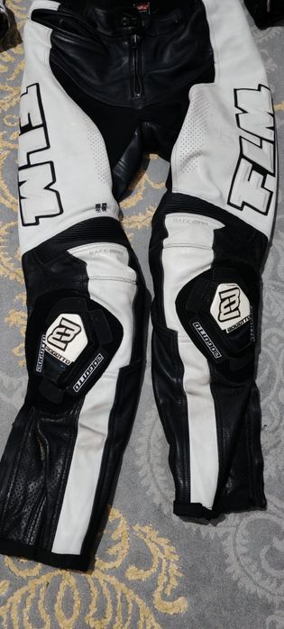 Echipament motocicletă FLM de vânzare