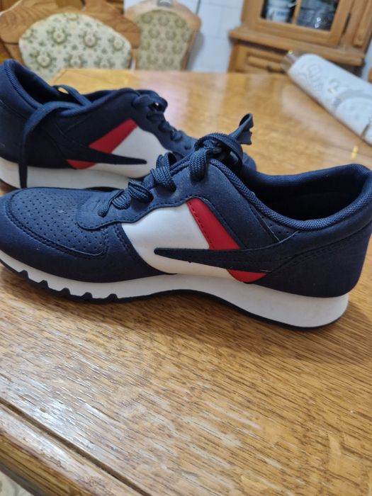 Incaltaminte de vanzare