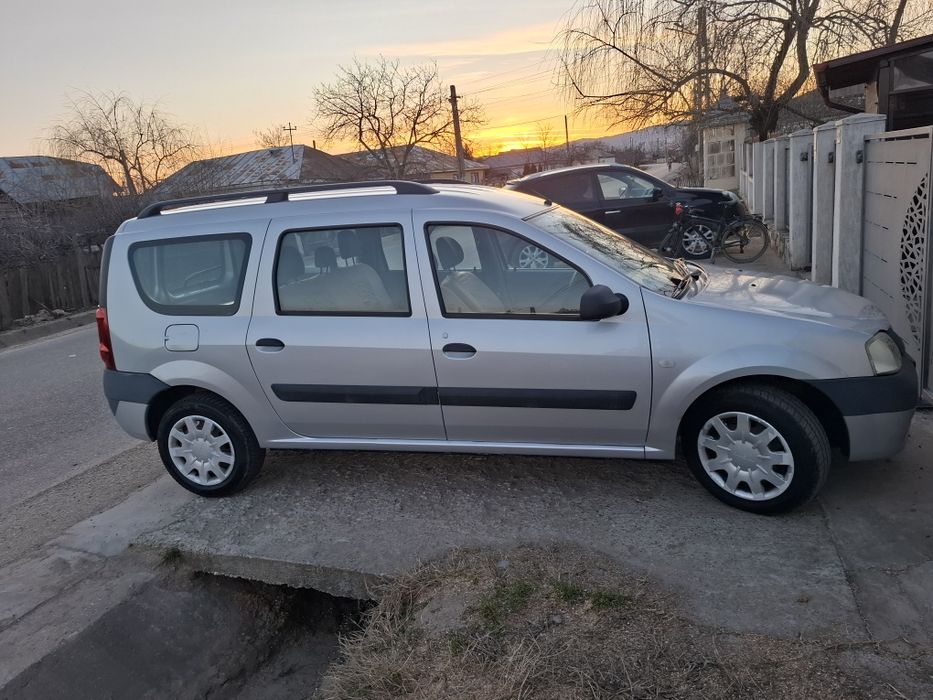 Dacia Logan MCV 1.6 8v  modelul cu AC funcțional
