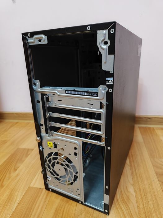 Корпус, кейс для компьютера