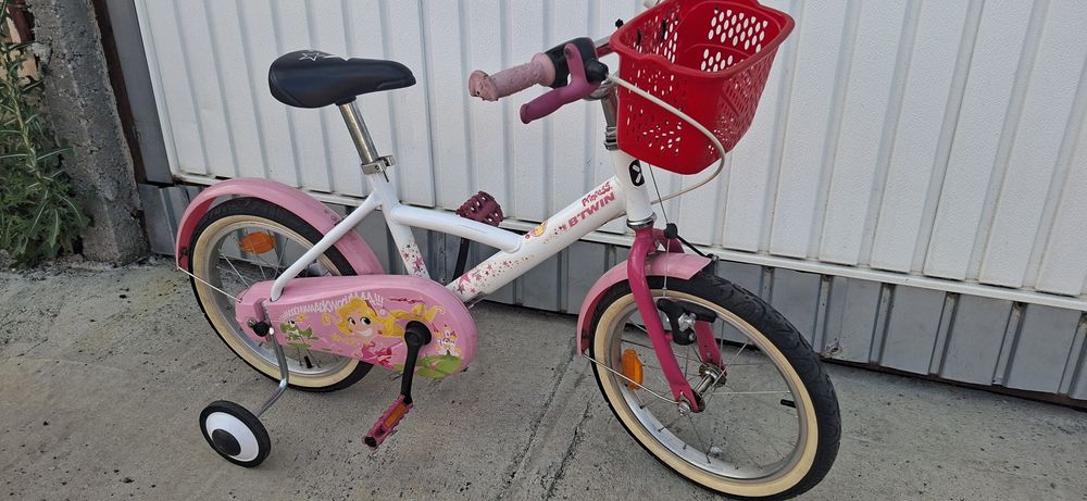 Bicicleta Btwin 16", pentru copii 4-7 ani.