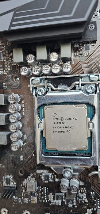 KIT Gaming i7 8700K+ Placa de baza MSI Z370-A PRO LA 750 RON